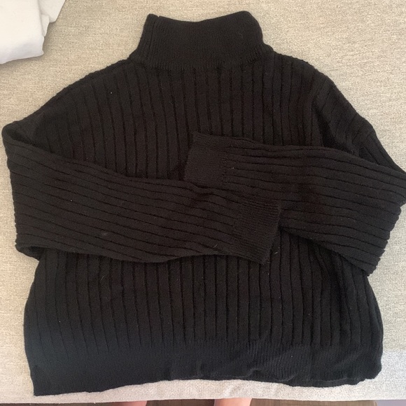 Sweaters - Picture 3 of 9